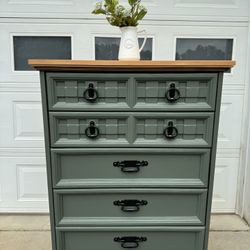 Chest Of Drawers (beautiful Refinished)