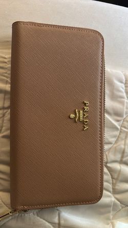 Prada women’s wallet