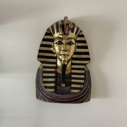 King Tut Statue 