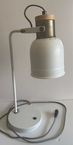 Dorm/ Desk Lamp with USB charging station