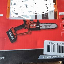 Milwaukee Pruning Saw With 6.0 Ah Battery