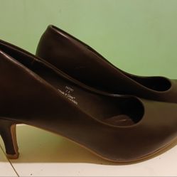 Brown Riverberry Katy Heels. Women's Size 7.5 