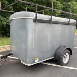 2000 5x8 Enclosed Trailer With Roof Rack