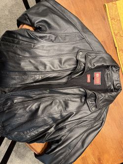 Wilson 100% Leather Jacket W/ Removable Liner. Size 42-44R