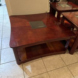 LIVING ROOM TABLE SET