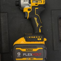 NEW* DEWALT DRILL 
