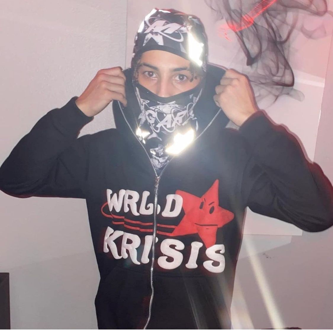 “Wrld Krisis” Zip-up Hoodie Black