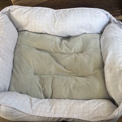 Cat Bed / Dog Bed 