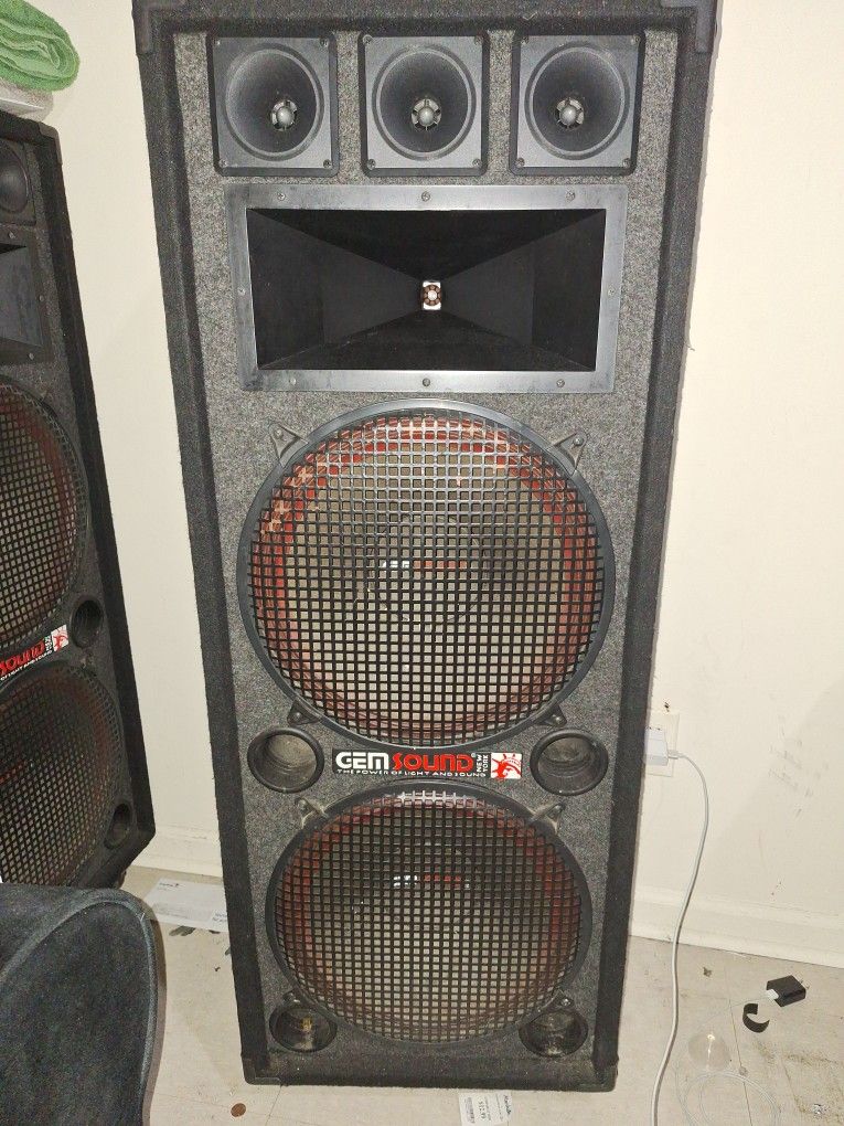 Gem Sound SPEAKERS. Model 2155. Black.
