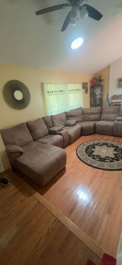 Free Sectional With One Working Recliner Pickup By 4/17 Tomorrow