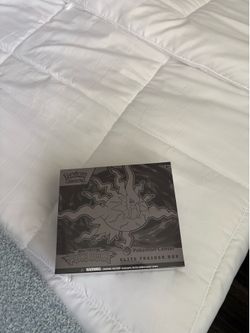 Pitch black Pokemon center ETB