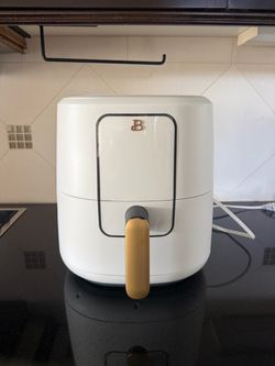 Beautiful by Drew Barrymore 6 Qt Air Fryer – White & Gold