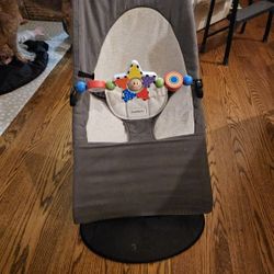 BabyBjörn Bouncer with Toy Bar