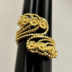 22K Gold Flower Ring Size 6 Rare From Middle East
