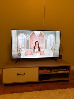 Hisense 43” 4K Roku Smart TV – Great Condition – $120 OBO