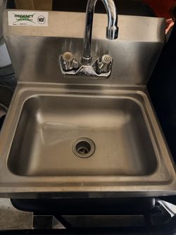New Regency 600HS17 Commercial Stainless Steel Hand Sink