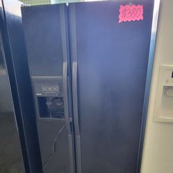 Kenmore Refrigerator Side By Side Black 33" Used