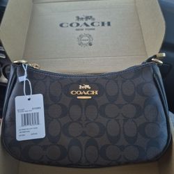 Coach Shoulder Bag 