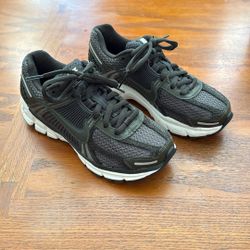 WMNS Nike Vomero Size 7 