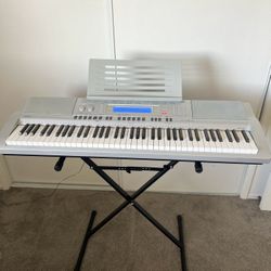 Casio WK210 76 Key Keyboard Workstation 