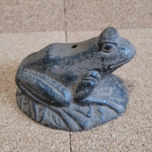 Vintage Figurine or Set Piece Resting Frog Cast Iron 3" Tall