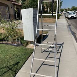 Folding Step Ladder