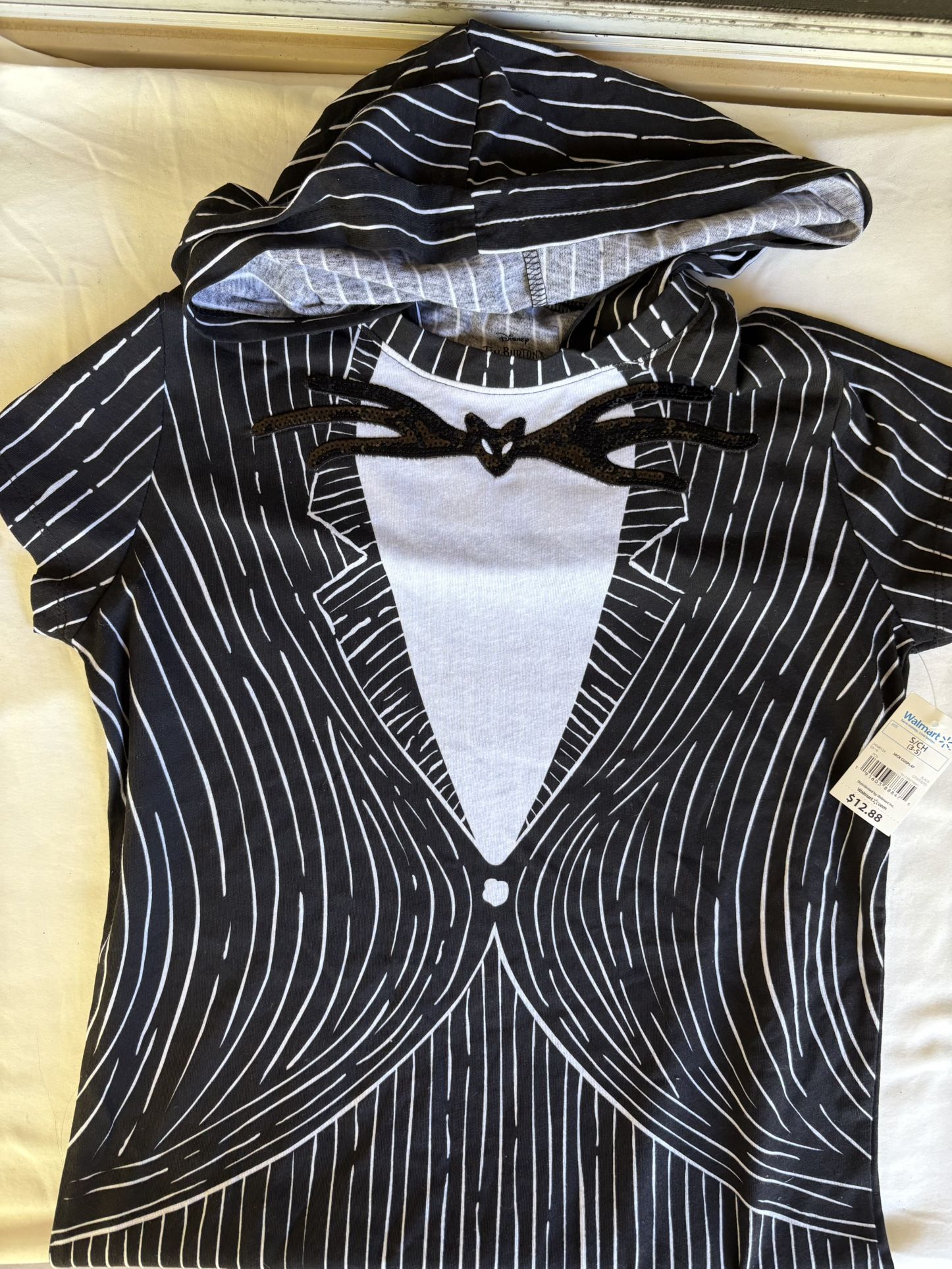 Disney - The Nightmare Before Christmas hooded T-shirt - Size Small -Ages 10-12