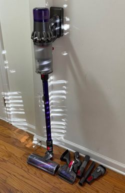 Dyson sv15 v11 animal cordless stick vacuum