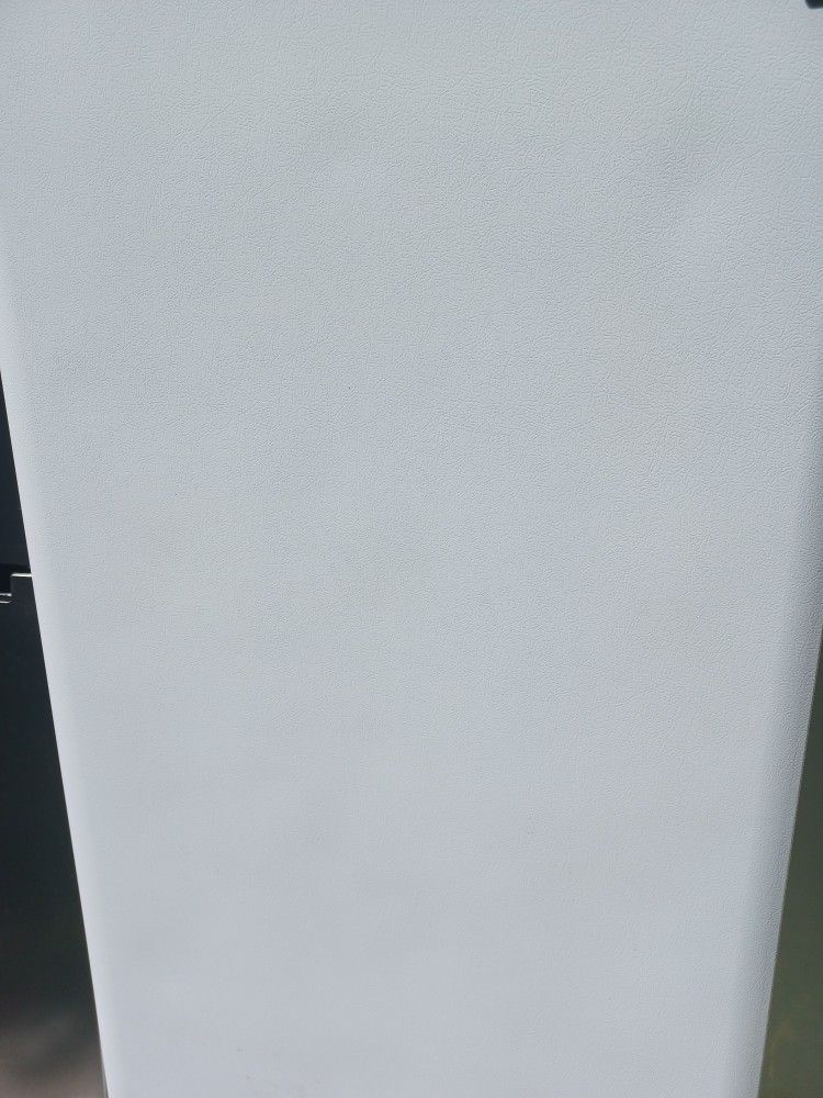 Nice Freezer Like New 4 Months Warranty
