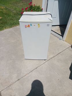 Kenmore Mini Refrigerator