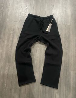 Size S,M essentials shorts black