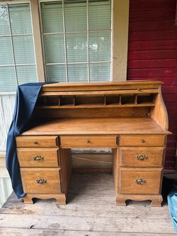 Roll top desk