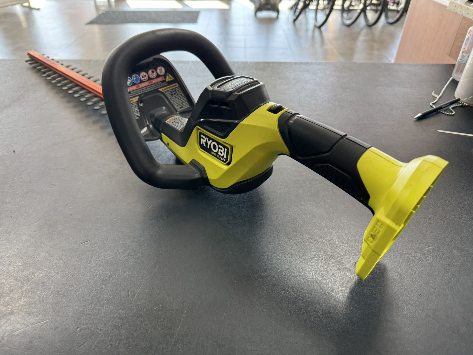 Ryobi Hedge Trimmer 22”