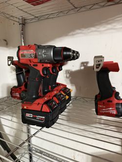 Milwaukee Fuel Hammer Drill With 5.0 Xc Battery 