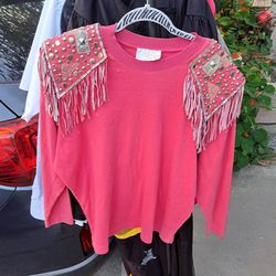 Cache brand top with fringed shoulde accents