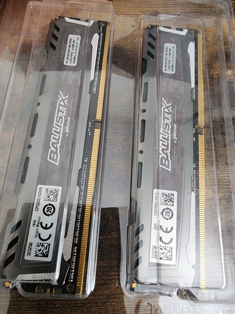 2x Crucial BALLISTIX SPORT 8GB DDR4 2400 MHz BLS8G4D240FSB