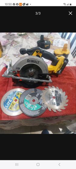 Dewalt circular saw perfect condicion 105.00