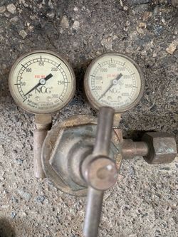 Oxygen acetylene valves