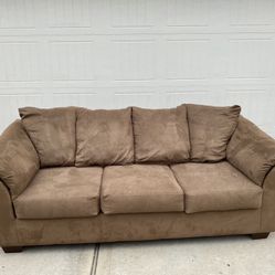 Brown Couch / Free Delivery 