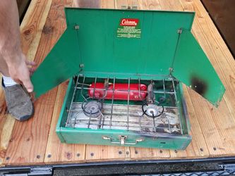 COLEMAN GAS GRILL