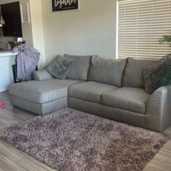 Sectional Sofa/couch