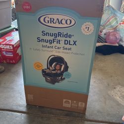Graco Angrier Snugfit DLX infant Car Seat 