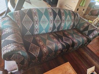Love Seat/ Fold Out Bed