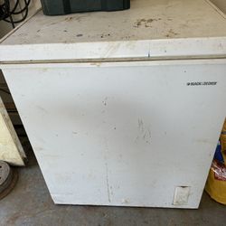 Black& Decker Deep Freezer