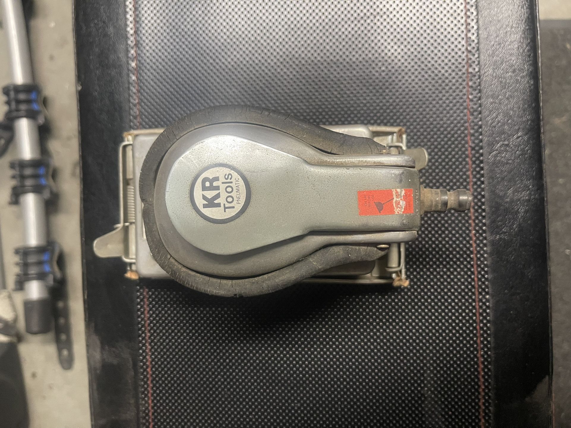 KR tools pneumatic air sander