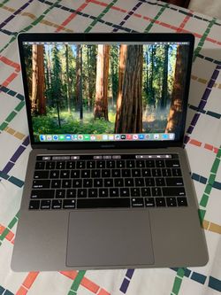 2019 13.3"inch Intel Core i7 Touch bar Four Thunderbolt 3 Ports MacBook Pro, 500GB SSD, 16GB RAM. RUNS VERY🏃‍♂️FAST AND SMOOTH