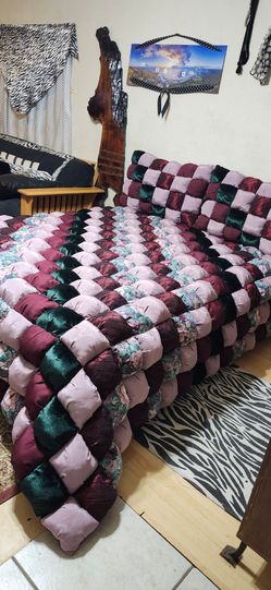 Queen size Pillowtop comforter