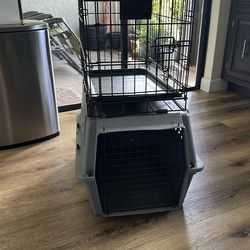 Medium dog kennels in great condition $10 each obo
