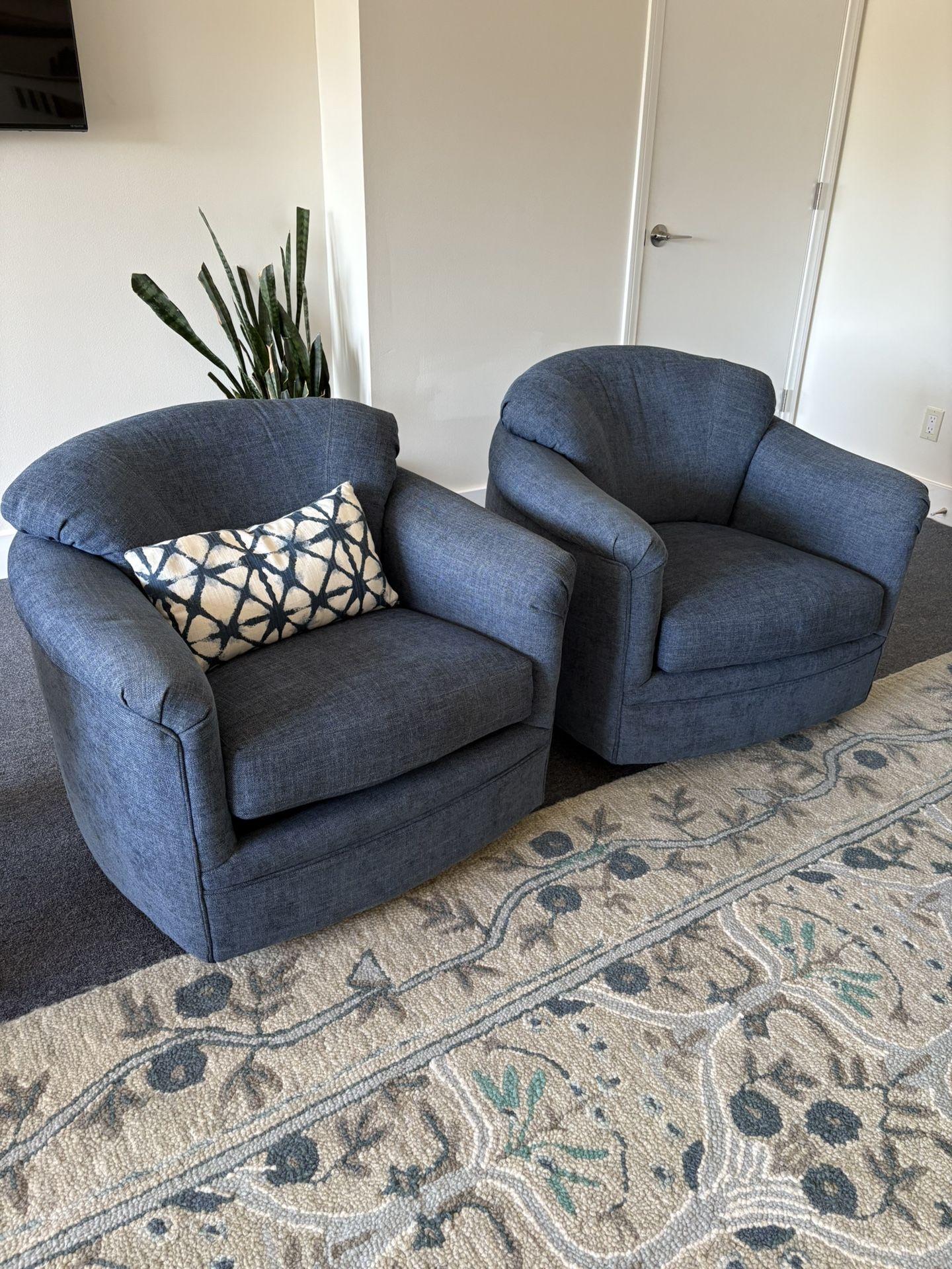 Swivel/rocking Chairs