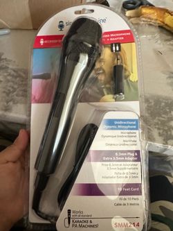 Singing Machine Wired Microphone for Karaoke, (Black) - Unidirectional